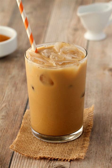 Iced cofee - The source of caffeine in an iced coffee is brewed coffee while the source of caffeine in an iced latte is espresso. Brewed coffee contains around 95 mg of caffeine and espresso has around 75 mg of caffeine. Since the number of espresso shots in a latte can vary, one isn’t always stronger than the other. However, per volume, espresso is much ...